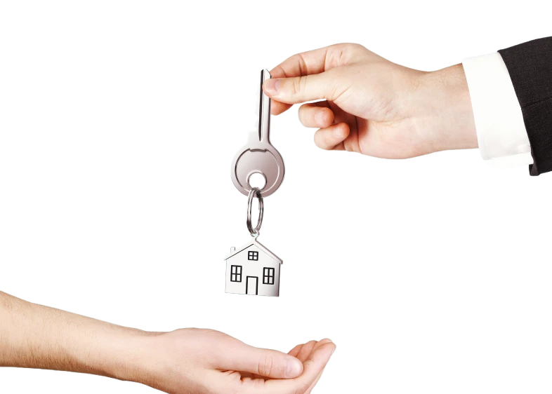 Manos entregando llaves